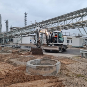 Excavación en explanada con carga y transporte a vertedero para posterior asfaltado en Vila - Seca