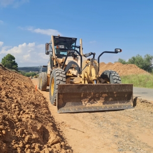 Excavación en cajeo con carga y transporte en Vimbodí